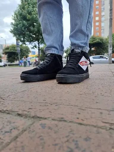 VANS NEGROS BOTA
