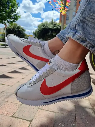NIKE CORTEZ